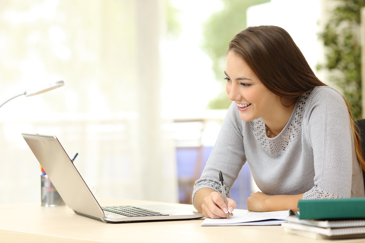 woman studying 