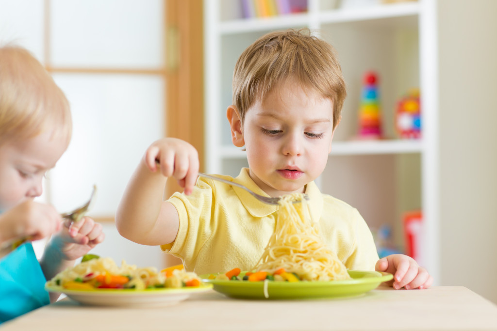 Kids eating a meal